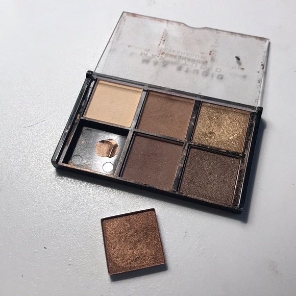 max studios eyeshadow - Picture 4 of 5
